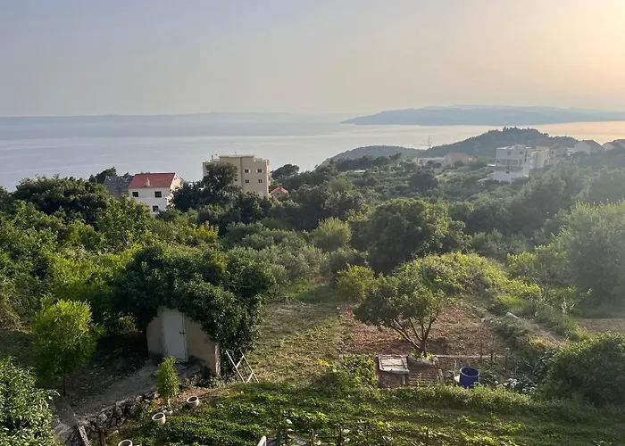 Guest House Astra - Where Mountain Meets The Sea